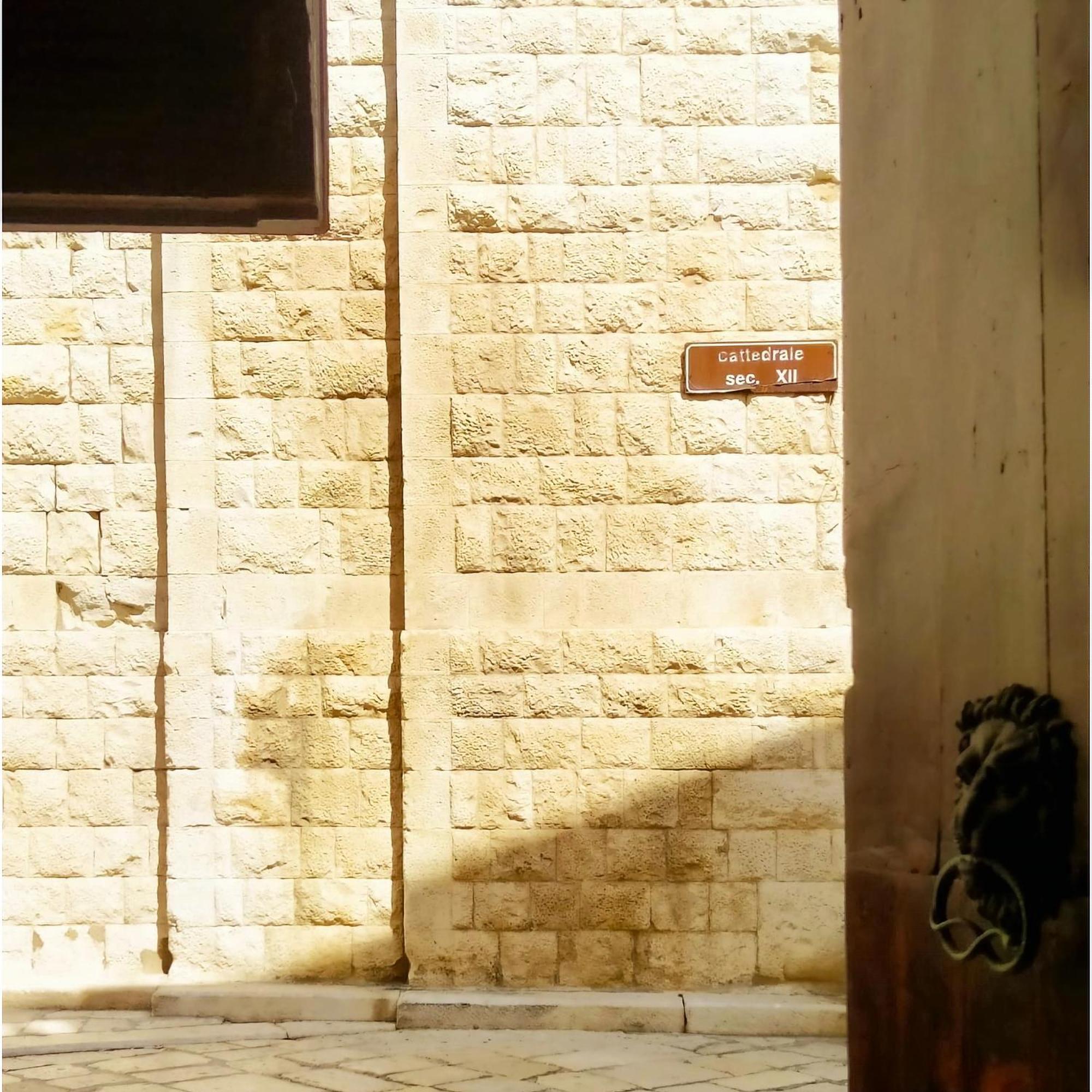 Palazzo Framarino Dei Malatesta - Noble Floor - XIV Century Giovinazzo Exterior photo