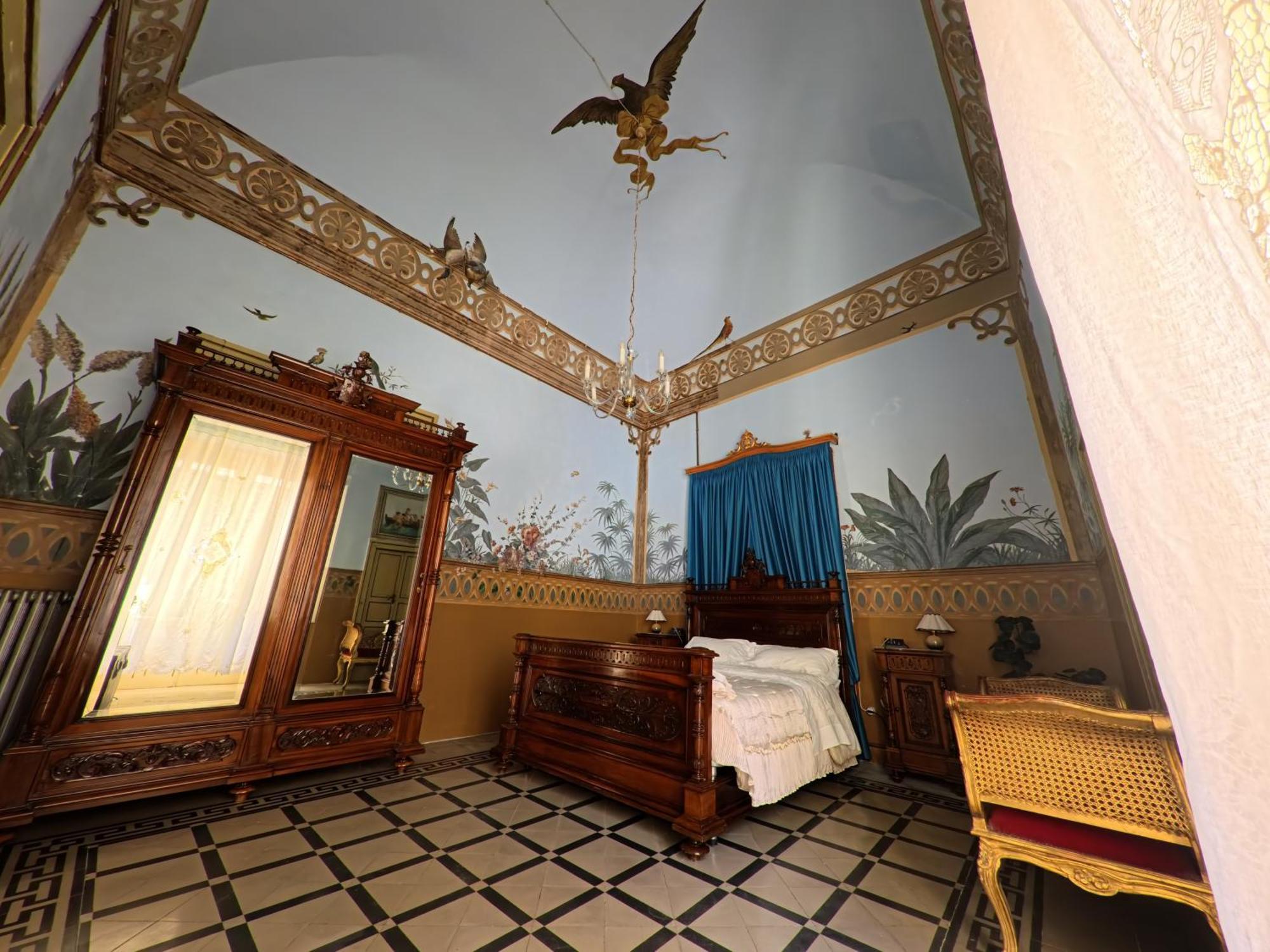 Palazzo Framarino Dei Malatesta - Noble Floor - XIV Century Giovinazzo Exterior photo