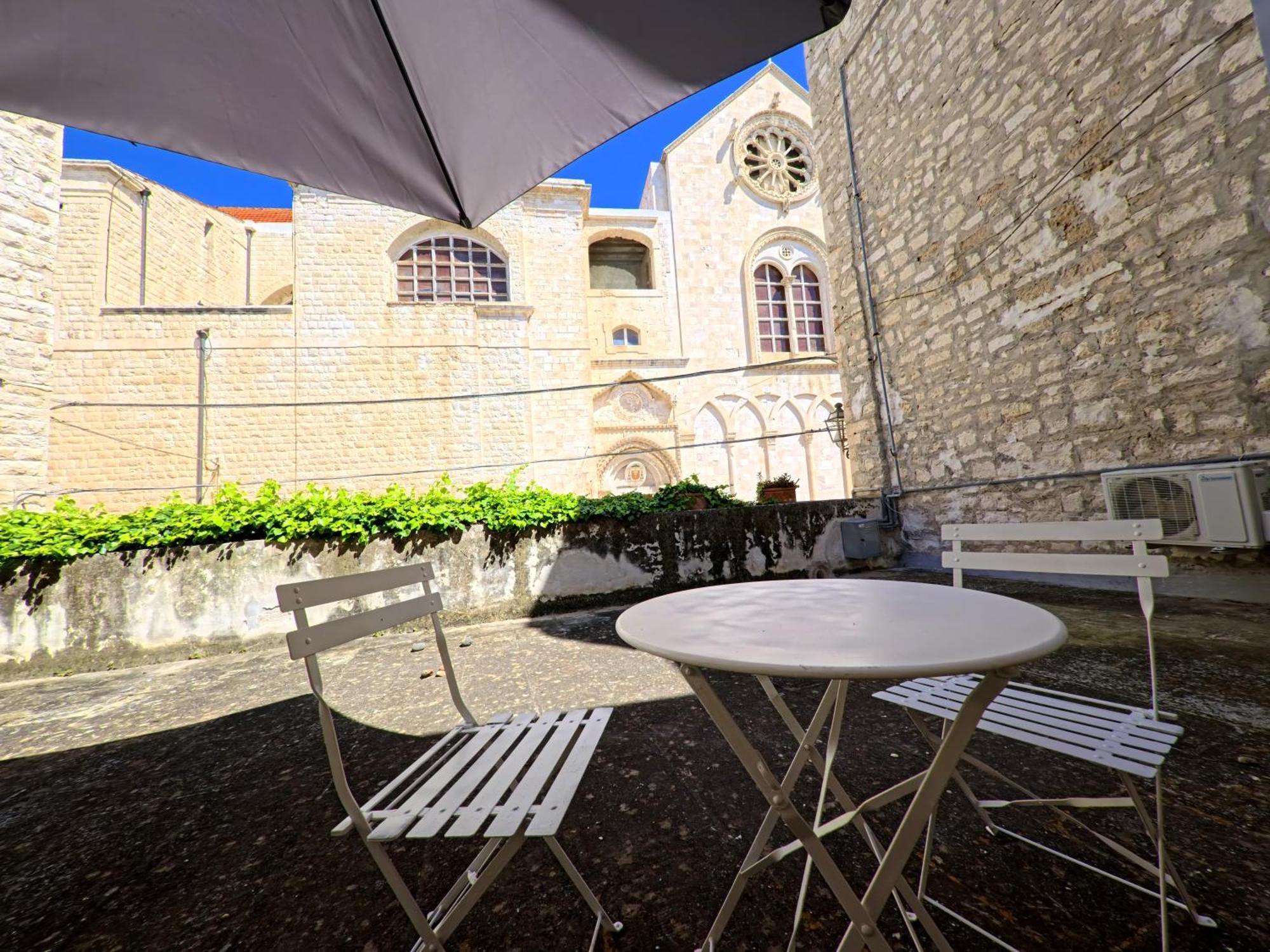 Palazzo Framarino Dei Malatesta - Noble Floor - XIV Century Giovinazzo Exterior photo