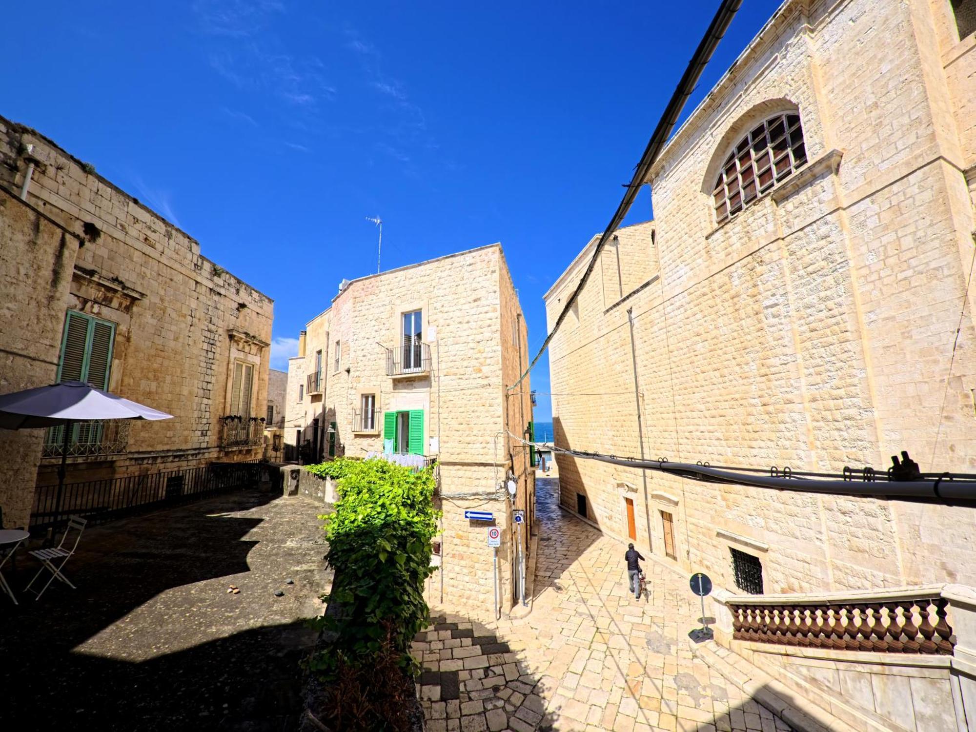 Palazzo Framarino Dei Malatesta - Noble Floor - XIV Century Giovinazzo Exterior photo