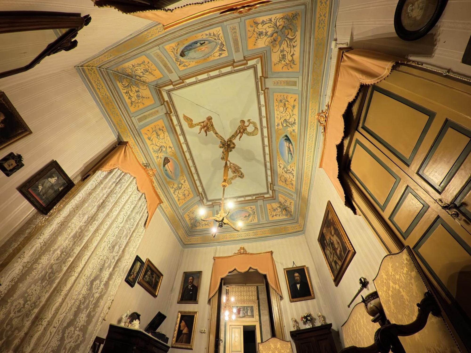 Palazzo Framarino Dei Malatesta - Noble Floor - XIV Century Giovinazzo Exterior photo