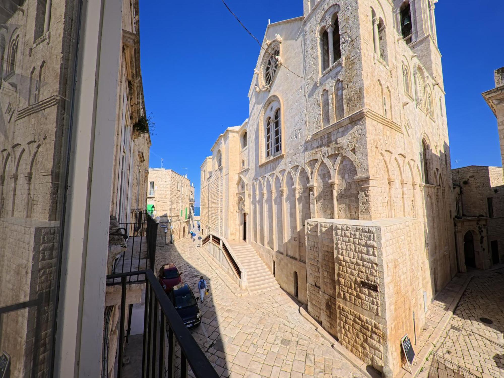 Palazzo Framarino Dei Malatesta - Noble Floor - XIV Century Giovinazzo Exterior photo
